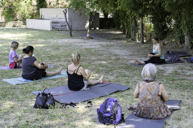 séance de yoga par Vanina d'Andréa pour votre bien-être personnel et professionnel